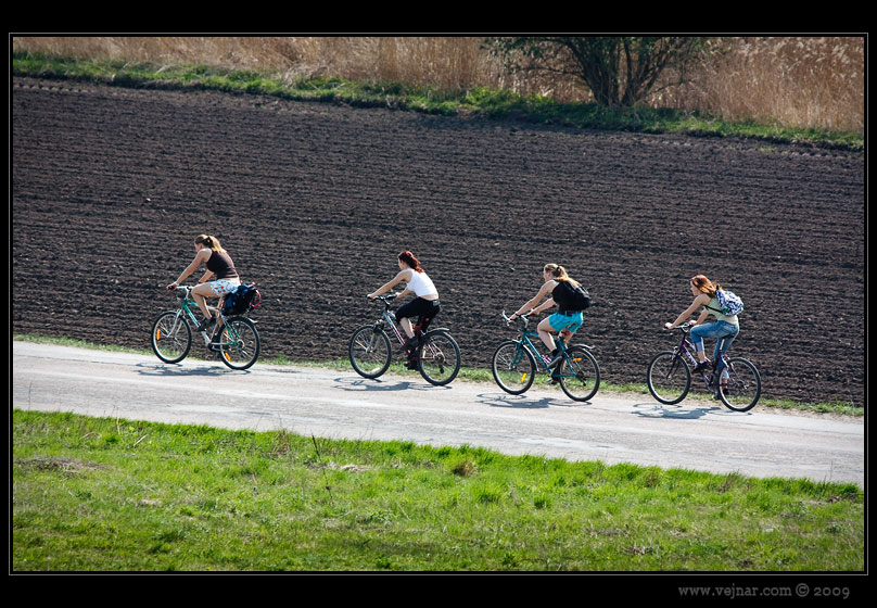 people06 girls on bike