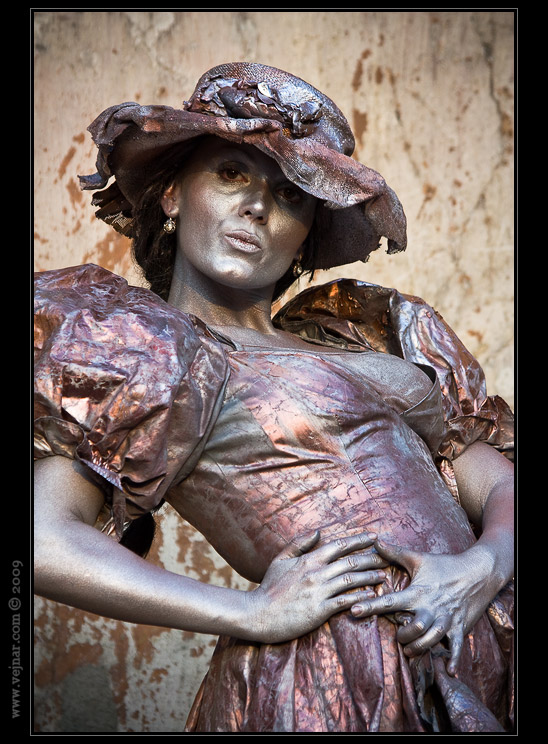 live statue